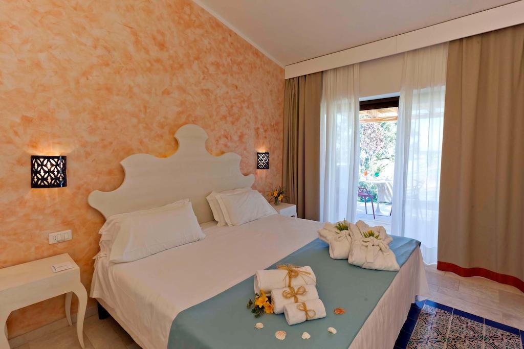 Paradise Resort And Spa San Teodoro  Buitenkant foto
